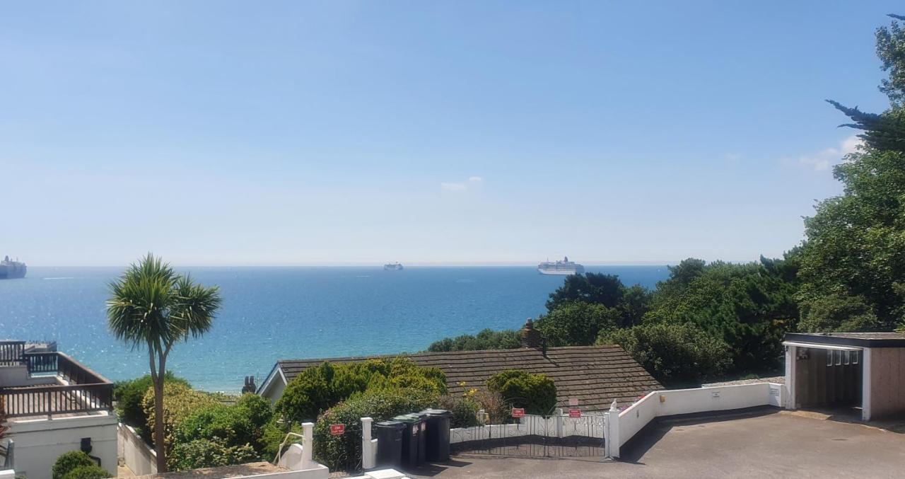 A Beautiful Apartment With Stunning Sea Views & Private Balcony Bournemouth Exterior photo