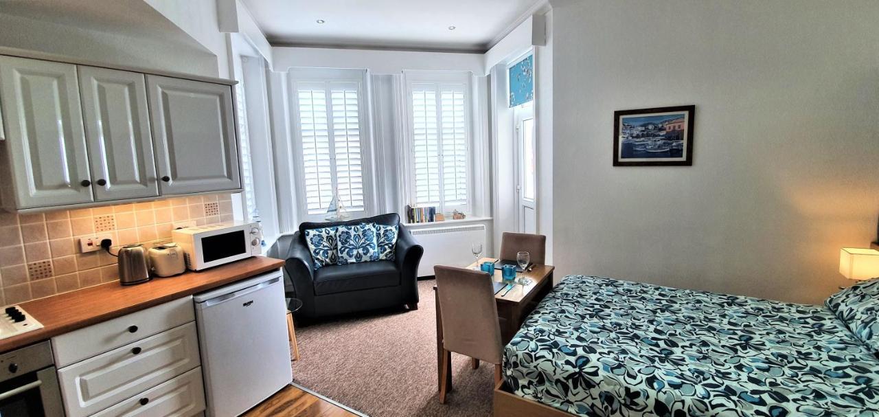 A Beautiful Apartment With Stunning Sea Views & Private Balcony Bournemouth Exterior photo