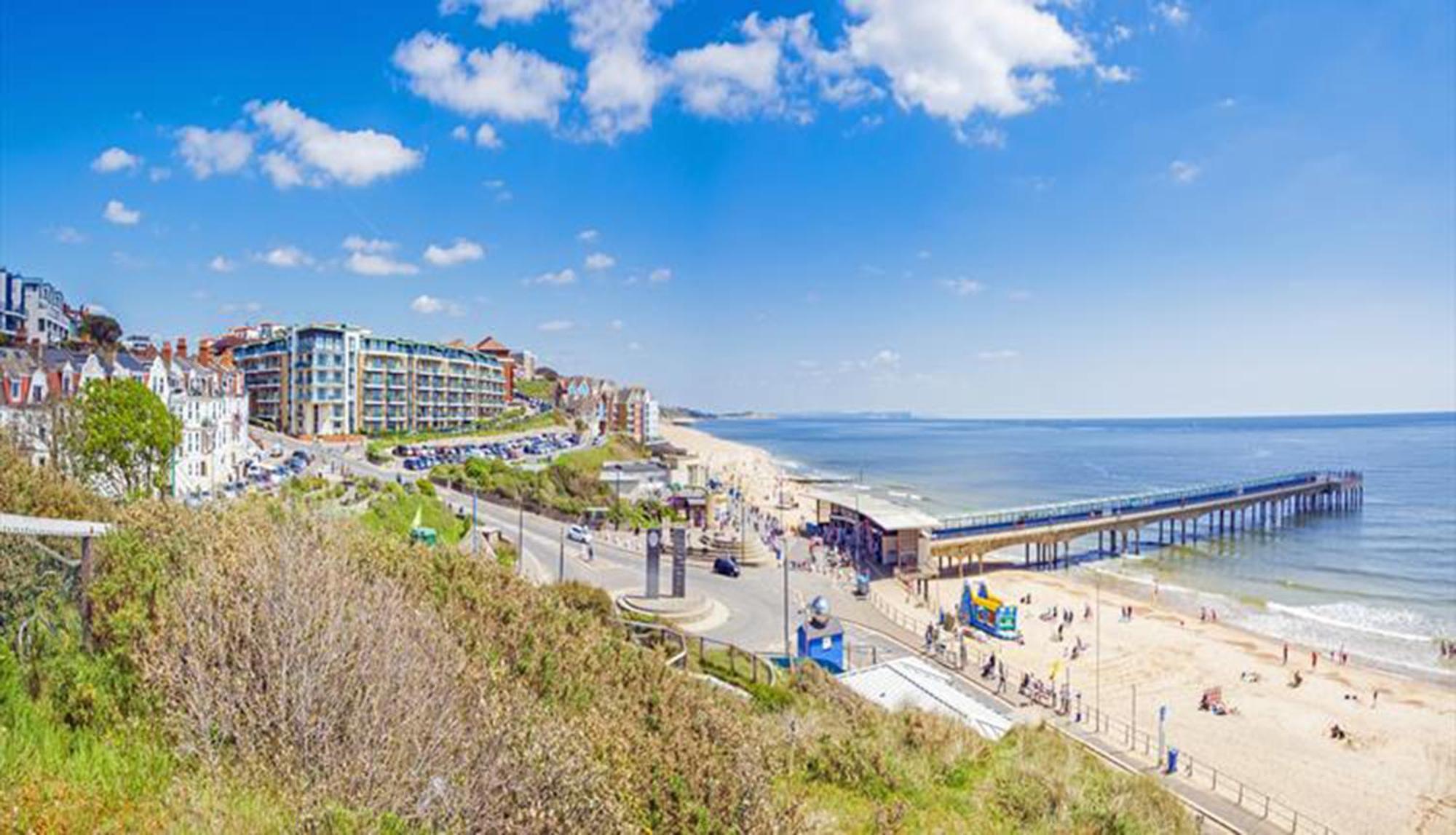 A Beautiful Apartment With Stunning Sea Views & Private Balcony Bournemouth Exterior photo